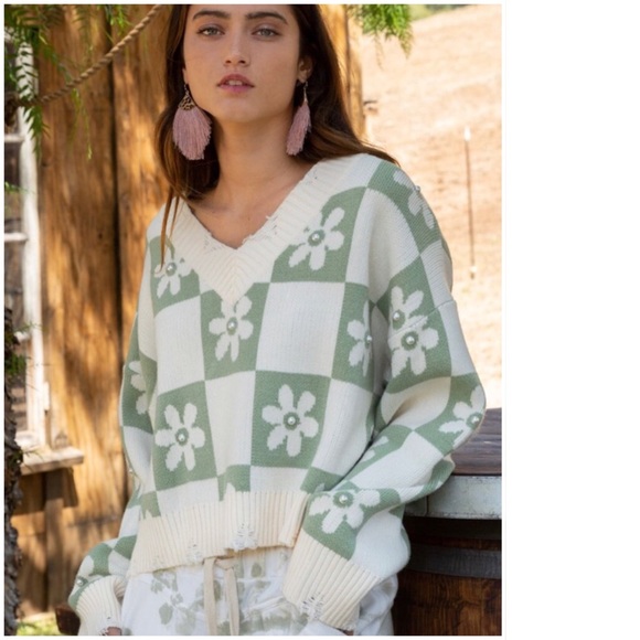 POL Green Daisy Flower Beaded Distressed Sweater - Picture 5 of 7